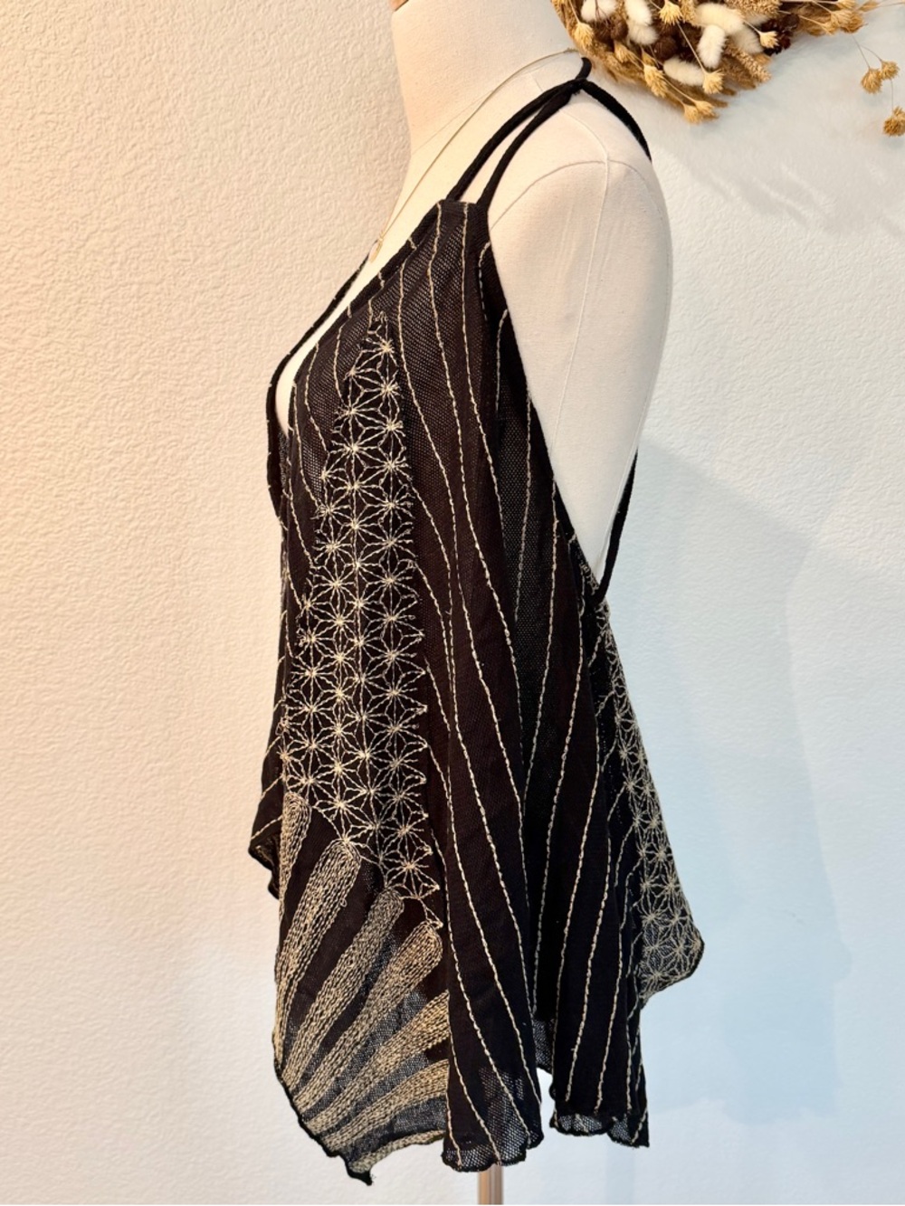 [RESERVED] FP Black Deep-V Neck Mesh Embroidered Strappy Back Layering Cami Top - Picture 4 of 16